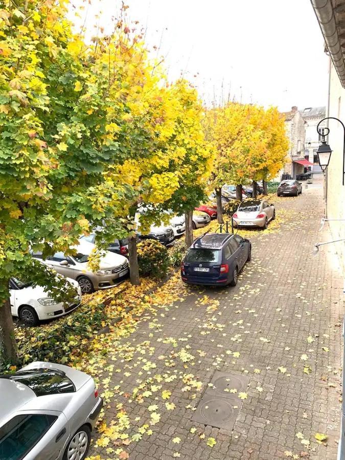 Apt 67M2 Hyper Centre: 2 Chambres, Cuisine Tv Wifi Fontenay-le-Comte Exteriér fotografie